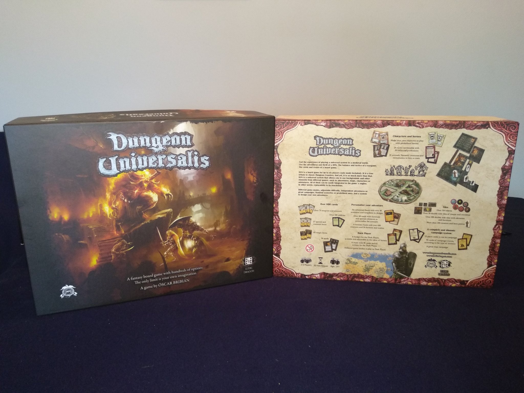 La caja de Dungeon Universalis, ¡por fin!